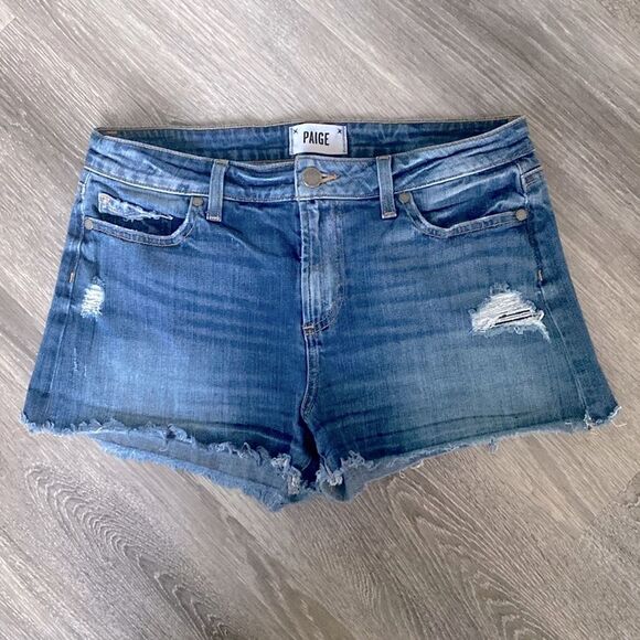 PAIGE Daryn Distressed Denim Shorts sz 28 Spring Break Vacation Beach Coastal - Picture 1 of 15